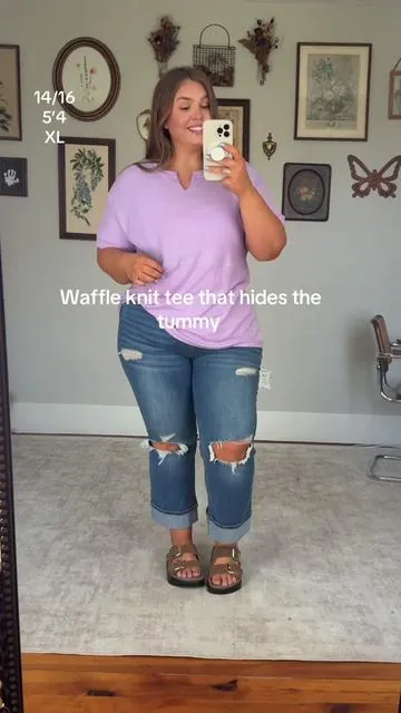 Covers the arms, hides the tum, and has the cutest waffle knit texture 😍 @SHEWIN #plussizefashion #curvyfashion #waffleknit #plussizetop #summervibes 