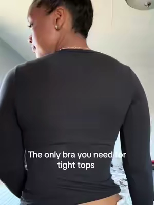 It’s literally so invisible👏🏾😩 #ubrassmartsize #seamlessbra #wirelessbra #comfybra #ubras 