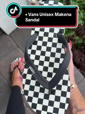 Vans Unisex Makena Sandal​s #vans #vansflipflops #sandals #summeressentials #tiktokshopcreatorpicks 