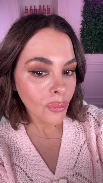 This is the solution to dry crusty cakey textured under eyes. Glow balm is that gurl!! Clean, cruelty free and created with squalane, ceremides, lipids, peptides, ceremides, Caffiene, vitamin c and more to quick fix and treat long term. Creases got nothing on us. This is the eye balm you have been waiting for - the legit fixer that will fix any cakey eye. We don’t need another concealer, or another foundation- we need the product that fixes our cakey situations. The crease release you have been waiting for  #makeupover40 #makeup #tiktokshop #undereye shade 1 for light to tan and shade 2 for tan to deep - but both are really sheer and more of an optical diffuser 