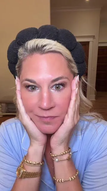 I’m 47 and I am aging in reverse thanks to @Cata-Kor USA 💥 The Anti-aging bundle gives you everything you need to look and feel younger than ever✨ #catakor #nad #nmn #supplementsthatwork #supplement 