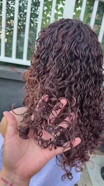 Increíble ese pelo😍😍😍 #claritzaguerraofc #unamiraditanicole #maree #hairmask #damagedhair 