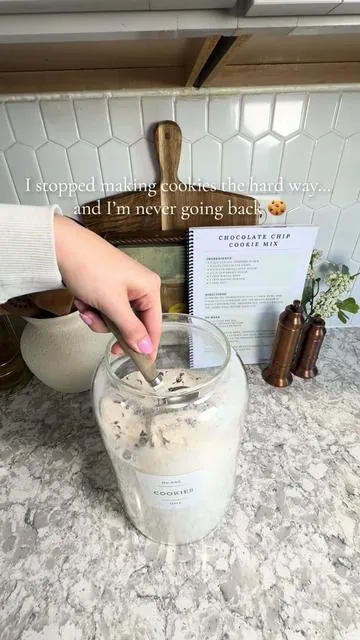 POV: you want homemade cookies without spending 30 minutes making dough and destroying your kitchen 🍪 #bakingtok #homemadecookies #pantrymix #fromscratchcooking #sahmlife