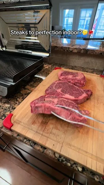 Let’s how $100 worth actually turns out in the Ninja Sizzle Grill XL! #indoorgrill #grilling #steak #summervibes☀️ 