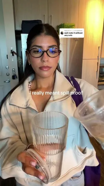 Replying to @(〃˘◡˘〃) #spillproof #coffee #clumsy 