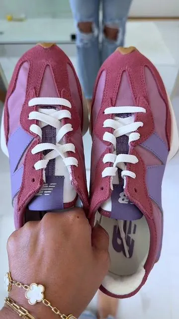 NEW COLOR DROP in the NEW BALANCE 327s!! #newbalance #newbalance327 #walkingshoes #comfysneakers #newshoes @Tillys @New Balance 