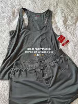 It’s bamboo and cotton too 🫢 soooo soft @Hanes #hanescomfy #loungewear 