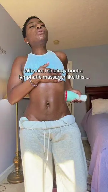 Since becoming a mom everything is song. If being less puffy had a soundtrack 🎶 this it. I’m sorry but once you understand lymphatic drainage you can’t unlearn it. Also exposure therapy right here. #lymphaticdrainage #massagetherapy #lymphaticfluid #handheldmassager #vibrationplate 