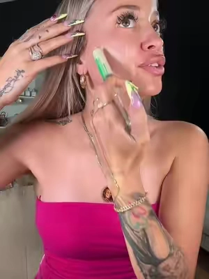 Korean skincare secret 🤫 Brightening and evening out skin tones #tiktokshopcreatorpicks #tiktokshopmemorialday #ttsverticalpro #koreanskincare #darkspots 
