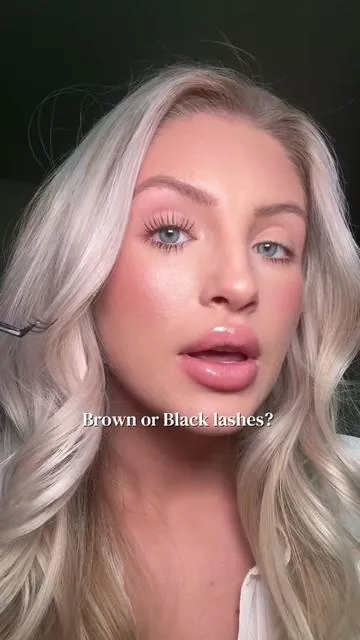 You can’t make a wrong decision. 🙌🏼 @OKAYLOVE #lashclusters #diylashextensions #lashes #momhacks #brownlashes 