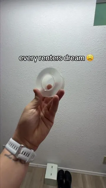 leaves no marks on the walls either #nanotape #rentershack #renterfriendlymakeover #tiktokmademebuyit #tiktokshopmemorialday 