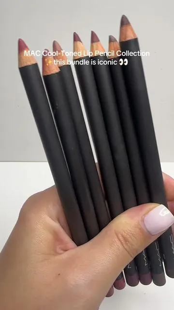 🤎 Cool tone 90s lips are back! @M·A·C Cosmetics #maccosmetics #maclipcombo #lipcombo #cooltonelipliner #tiktokshopsummerglow 