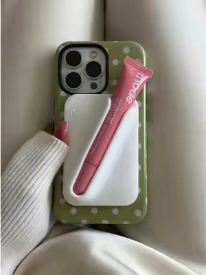 And it’s MagSafe 🤍 #phonecase #aestheticphonecases #pinterestaesthetic #iphonecase #magsafecase 