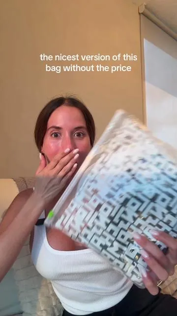 Immediately add to cart!! The cutest little purse ok TikTok shop #crossbodybag #bag #designerbag #tiktokshopcreatorpicks #bagfinds 