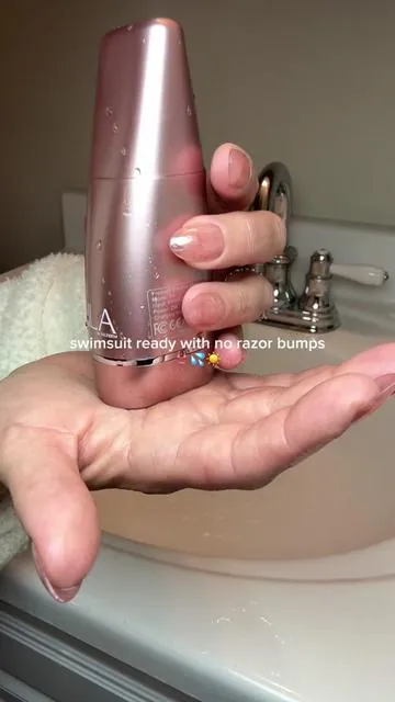 This electric shaver is great for women’s sensitive areas! #BikiniTrimmer #ElectricShaver  
