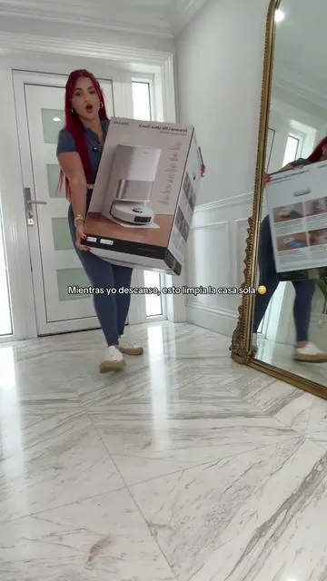 Este robot vacuum literalmente aspira y friega al mismo tiempo✨ Tiene 10,000Pa de succión, detecta alfombras, evita obstáculos solo, limpia las esquinas y hasta lava y seca sus propios mop pads 😳🧼 Lo mejor es la base automática: vacía el polvo sola por hasta 75 días para que tú no tengas que estar pendiente todos los días 🙌🏻 Perfecta para casas con niños, mascotas, pelo en el piso o simplemente para quien quiere llegar a una casa limpia sin esfuerzo 🤍#dreamel10sultra#automaticvacuum#tiktokshopcreatorpicks#tiktokshopdealsforyoudays#tiktokshopsummerturnup  