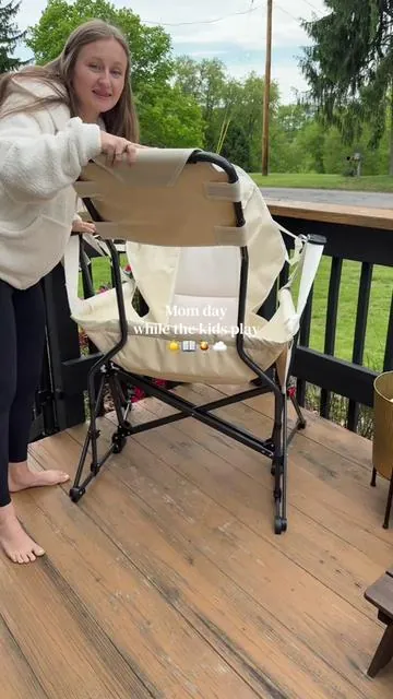 Like a baby swing for adults 🥹🤌🏻  #gdyhome #gdyhammockchair #outdoorhammockchair #swingchair #patiofurniture 