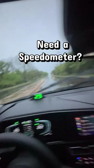 This speedometer is easy to see even in the daylight! #speedometer #digitalspeedometer #cargadgets #carspeed #summervibes☀️ 