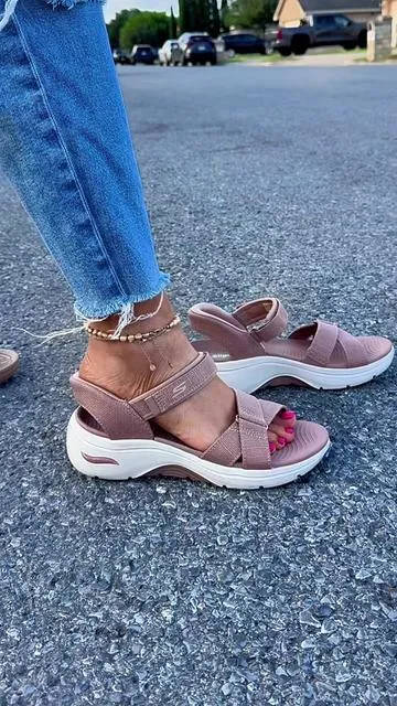 Cute sandals are great… but cute AND comfortable? That’s the real win ✨ Loving these Skechers sandals for all my summer plans. #skecherssandals #skechersslipins #skechersarchfit #comfortablesandals #tiktokshopcreatorpicks @QVC, Inc 