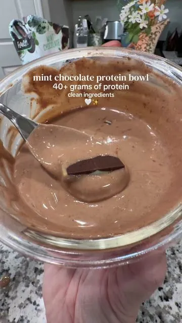 mint chocolate protein bowls are officially my newest hyperfixation 😭✨ over 40g of protein, clean ingredients, and somehow tastes like dessert #FlavCityTakeover #flavcity #proteinbowl #highprotein @ShopFlavCity 