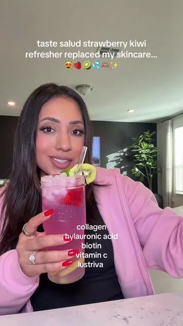 Strawberry kiwi skin + beauty water?! Sign me up! 🍓🥝✨ @Taste Salud #tastesalud #tastesaludskinandbeauty #skinandbeauty #collagen #skincare 