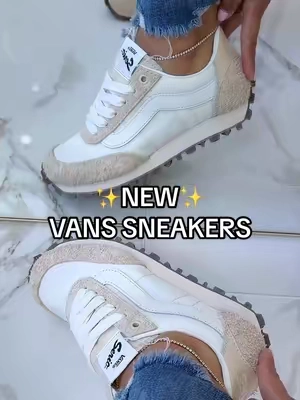 Vans 152 retro sneakers!  #vansshoes #vans #sneakers #walkingshoes #comfyshoes @vans 