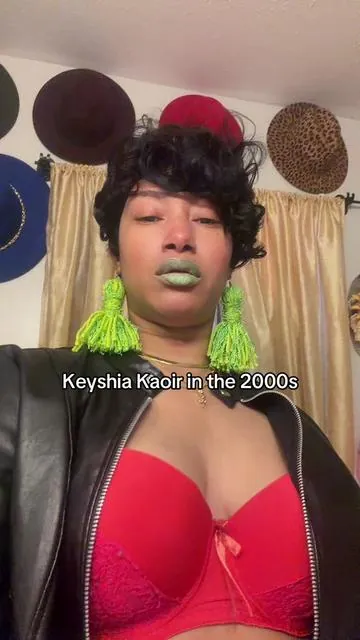 She never said ANYTHING. She showed up w colorful lips, a mean haircut, & a body. And she BODIED IT every single time. #keyshiakaoir #gigileflair 