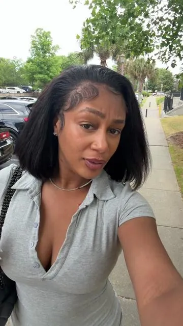 I’m always running late, but my hair is @celiehair @Celie Hair Store  #celiehair #celiehairwig #yaki #blowoutcurls #wigstyling 