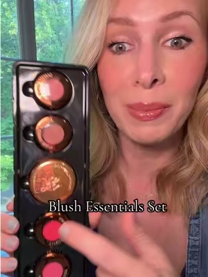 Yummy skin flushed essentials set from @DanessaMyricksBeauty #blush #blushset #creamblushes #danessamyricks #summervibes 