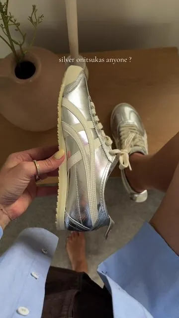 onitsuka tigers silver metallic 🤍👟🩶 #onitsukatiger #onitsukatigermexico66 #silveronitsukatiger #sneakers #sneakertok 