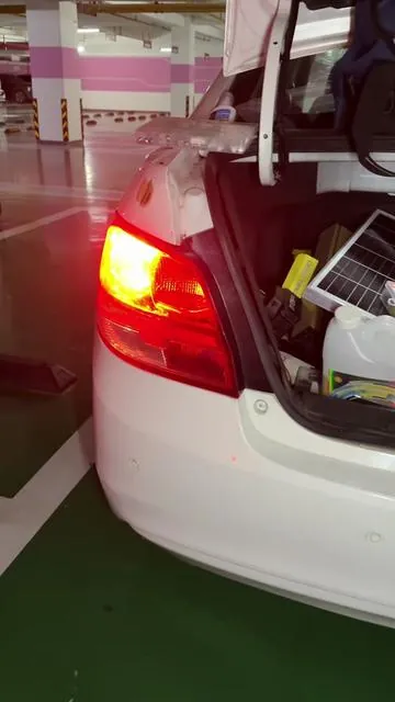 El mejor regalo para papá este año
 es evitar que le den una multa
 por un foco quemado
 #ledlights #ledupgrade #FathersDay  #TTSLevelup #DIYRepair  