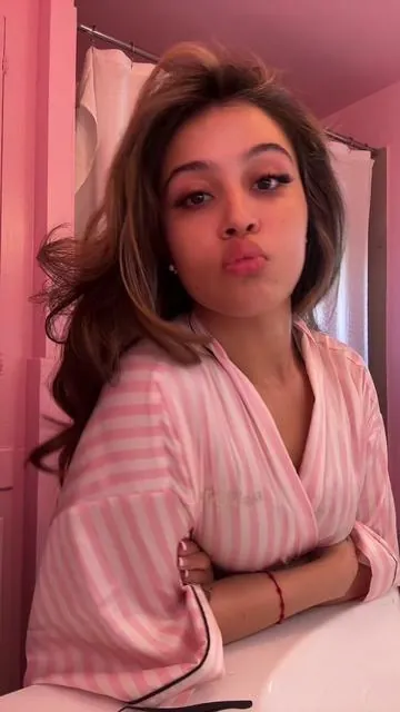 hair is very in brand with my vs robe🪽 @ATOPSKINS.US #atopskins #SummerVibes #airwrap #blowoutturorial #hairstyle