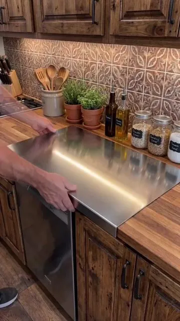The size and quality of this stainless steel cutting board was so surprising for the price. #stainlesssteelcuttingboard #stainlesssteel#cleankitchen#kitchenupgrade#tiktokshopblackfriday