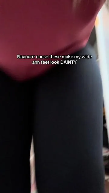 Wait for the foot reveal🤣💀 #widefeet #highheels #heelsforwomen 