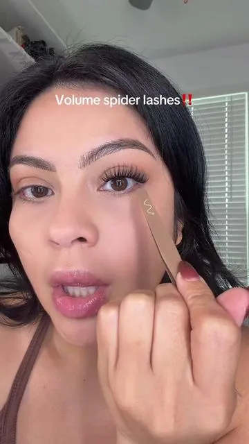 These all have the DD CURL #spiderlashes #volumespiderlashes #summervibes☀️ #maxcomfi 