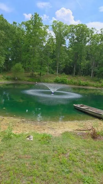 This pond fountain is surprisingly powerful for the price 🔥 Keeps the water moving, helps aerate the pond, and honestly makes the whole pond look way better. If you’ve got a pond, this thing is 100% worth it for the money. #PondLife #PondFountain #OutdoorLiving #BackyardGoals #TikTokFinds 