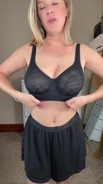 The most comfy, breathable bra for plus size chest. And they are running a major sale on them right now.! @Hsia-Bras #meshbra #lightweightbra #unpaddedbra #minimizerbra #plussizebra 