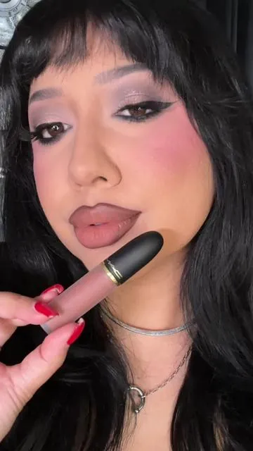 I’ve been sleeping on these for way too long! I’m wearing the shade habit by @M.A.C Cosmetics Store  #maccosmetics #lipcombo #lipstick 