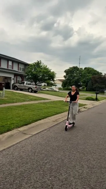 My wife loves this scooter and maybe yours will too!   #creatorsearchinsights #escooters #electricscooters #escooter #ebikes 