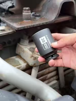 This set is a literal cheat code for your toolbox! ⚡ Stop wasting time hunting for big axle or differential sockets — 9 pieces, all you need. 💪 One kit rules them all, seriously.#mechaniclife #tooltok #axlerepair #DIYProject #socketset