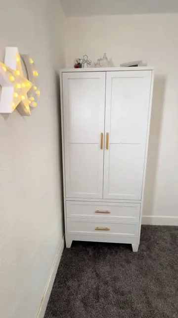 POV: por fin encontré un clóset perfecto para organizar TODA la ropa de mi niño 👶✨ Tiene muchísimo espacio para colgar sus outfits, cajones súper prácticos y repisas ajustables para zapatos, juguetes y más 🧸👟 Además, es resistente, seguro y fácil de armar… me ayudó a mantener todo mucho más organizado 🤍 Si eres mamá y amas tener todo en orden, este clóset vale totalmente la pena ✨ #closet #ropero #paratiiiiiiiiiiiiiiiiiiiiiiiiiiiiiii #organizer #metal 
