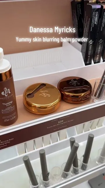 Give such an airbrushed finish ✨@DanessaMyricksBeauty #danessamyricks #yummyskinblurringbalm  #tiktokshopcreatorpicks 