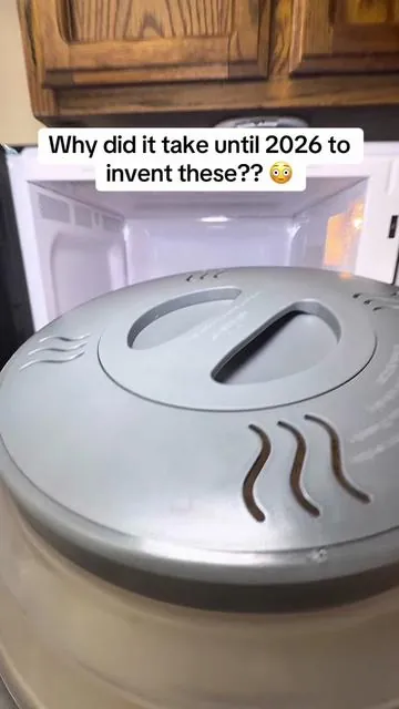 Why wasn’t this invented sooner? #hovercover #microwavecover #kitchengadgets #kitchenappliances #KitchenHacks 