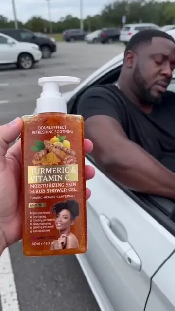 Ultra-large capacity 500ml turmeric scrub shower gel, easy to clean skin keratin, natural herbal formula🌿✨#glowingskin #bodycare #turmeric #tiktokshopspringglowup #fyp 