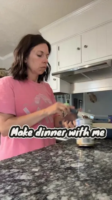 Dinner with my girl while daddy heads to work 🤍 #momlife #linewife #relatablemom #eveningvlog #reallife