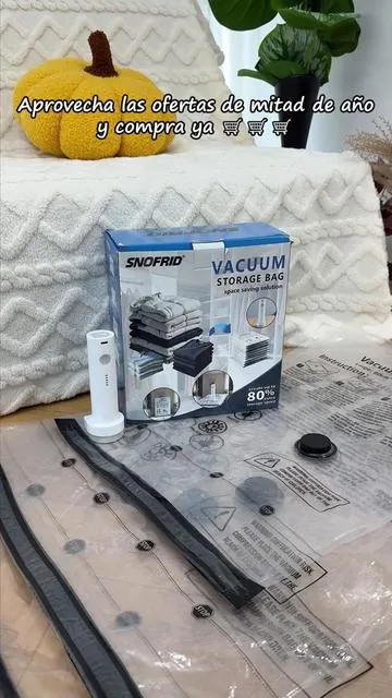 Duplica o triplica tu espacio, sin exagerar
 #losmejores #vacío #almacenamiento #bolsas #bolsadealmacenamiento
 Maximiza tu espacio de almacenamiento con bolsas al vacío
 ¿Te cuesta lidiar con el poco espacio de almacenamiento en casa?
 Las bolsas de almacenamiento al vacío pueden ser la solución que estabas buscando.
 Estas bolsas innovadoras te permiten comprimir artículos voluminosos, triplicando efectivamente tu espacio disponible.
 Son perfectas para ropa de temporada, mantas y ropa de cama, facilitando la organización de tu armario y zonas de almacenamiento.
 Su uso es muy sencillo: introduce tus pertenencias, sella la bolsa y extrae el aire con la bomba de vacío.
 No solo ahorras espacio, sino que también proteges tus cosas del polvo, la humedad y las plagas.
 Ideal para ordenar el hogar o prepararte para una mudanza, son una solución práctica y eficaz.
 Son ligeras, fáciles de usar y sirven para armarios, debajo de la cama e incluso en el equipaje de viaje.
 Usarlas en tu rutina de organización te ayuda a aprovechar mejor el espacio
 y encontrar tus pertenencias rápidamente cuando las necesites.
 Despídete del desorden y disfruta de un hogar más ordenado.
 ¡No esperes más! Empieza hoy mismo a maximizar tu espacio con las bolsas al vacío.