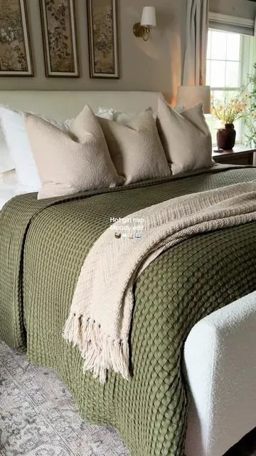 Because hot sleepers like it cozy too ✨✨✨ @Bedsure  #bedsure #bedsureblanket #coolingblanket #summerbedding #hotsleeper 
