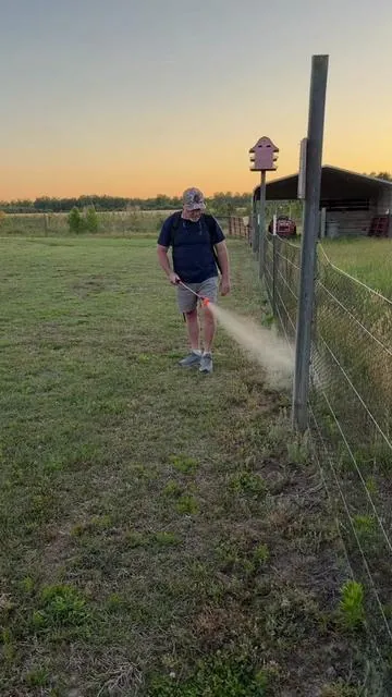 Battery Powered Electric Backpack Sprayer #backpacksprayer #herbicide #pestcontrol #tiktokshopmemorialday #dealsforyoudays @SideKing US 