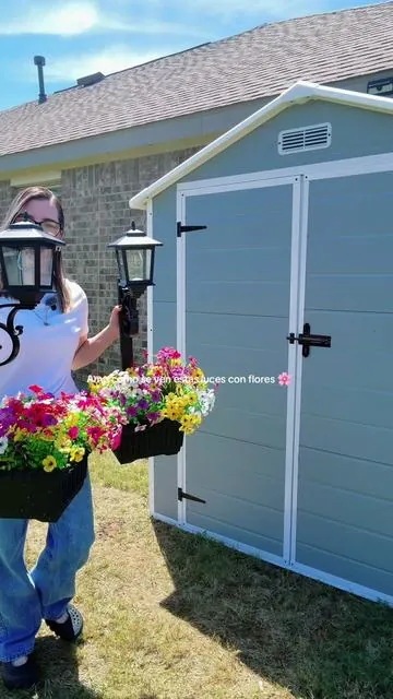 Solar, bonitas y súper prácticas #solarlights #patiodecor #tiktokshopcreatorpicks #SummerVibes #TikTokShopMemorialDay        Hoodink 1/2 Pcs Solar Post Light With Planter, Room Decor For Easter Wedding Decorations, Black Post Light, 2 In 1 Outdoor Solar Post Light For Porch Front Door Patio Roadside Decoration