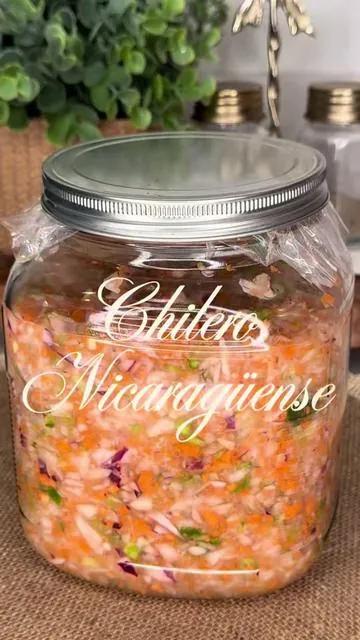 Chilero nicaragüense 🌶️🇳🇮✨ Así lo preparamos en casa Ideal para acompañar cualquier comida 🤤🔥 ¿Tú con qué te lo comerías? #chileronicaragüense #comidanica #chilero #foodprocessor 